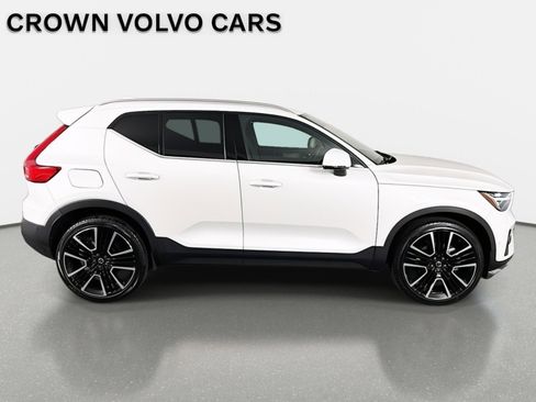 Used 2024 Volvo XC40 B5 Ultimate w/ Protection Package Premier image 5