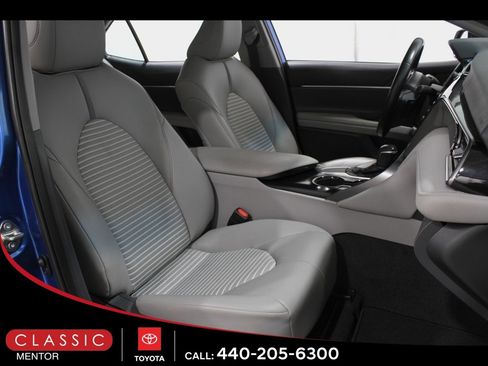 Used 2019 Toyota Camry L image 14