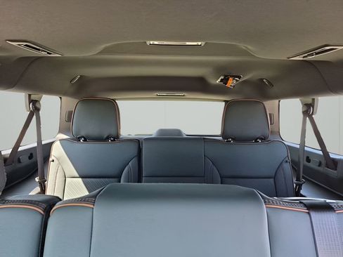 New 2026 GMC Yukon XL AT4 w/ AT4 Preferred Package image 25
