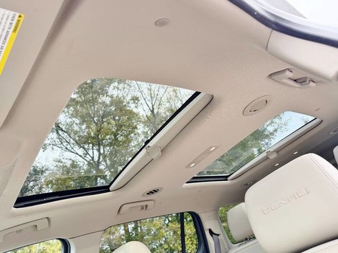 Used 2017 GMC Acadia Denali image 13