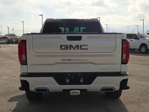 Used 2025 GMC Sierra 1500 Denali Ultimate image 4