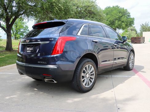 Used 2018 Cadillac XT5 Luxury w/ Driver Awareness Package FWD image 7