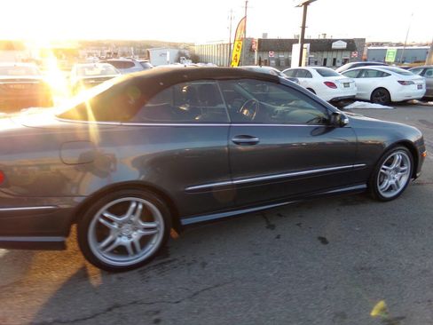 Used 2009 Mercedes-Benz CLK 550 Cabriolet w/ Premium I Pkg image 50