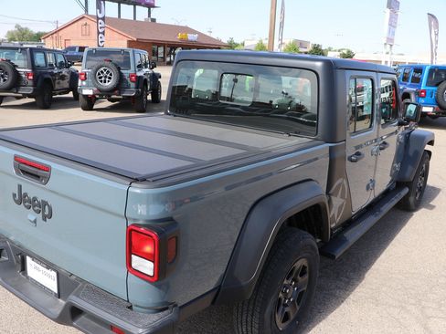New 2026 Jeep Gladiator Sport AWD/4WD image 8