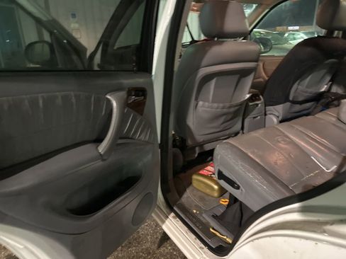 Used 2000 Mercedes-Benz ML 320 4MATIC image 25