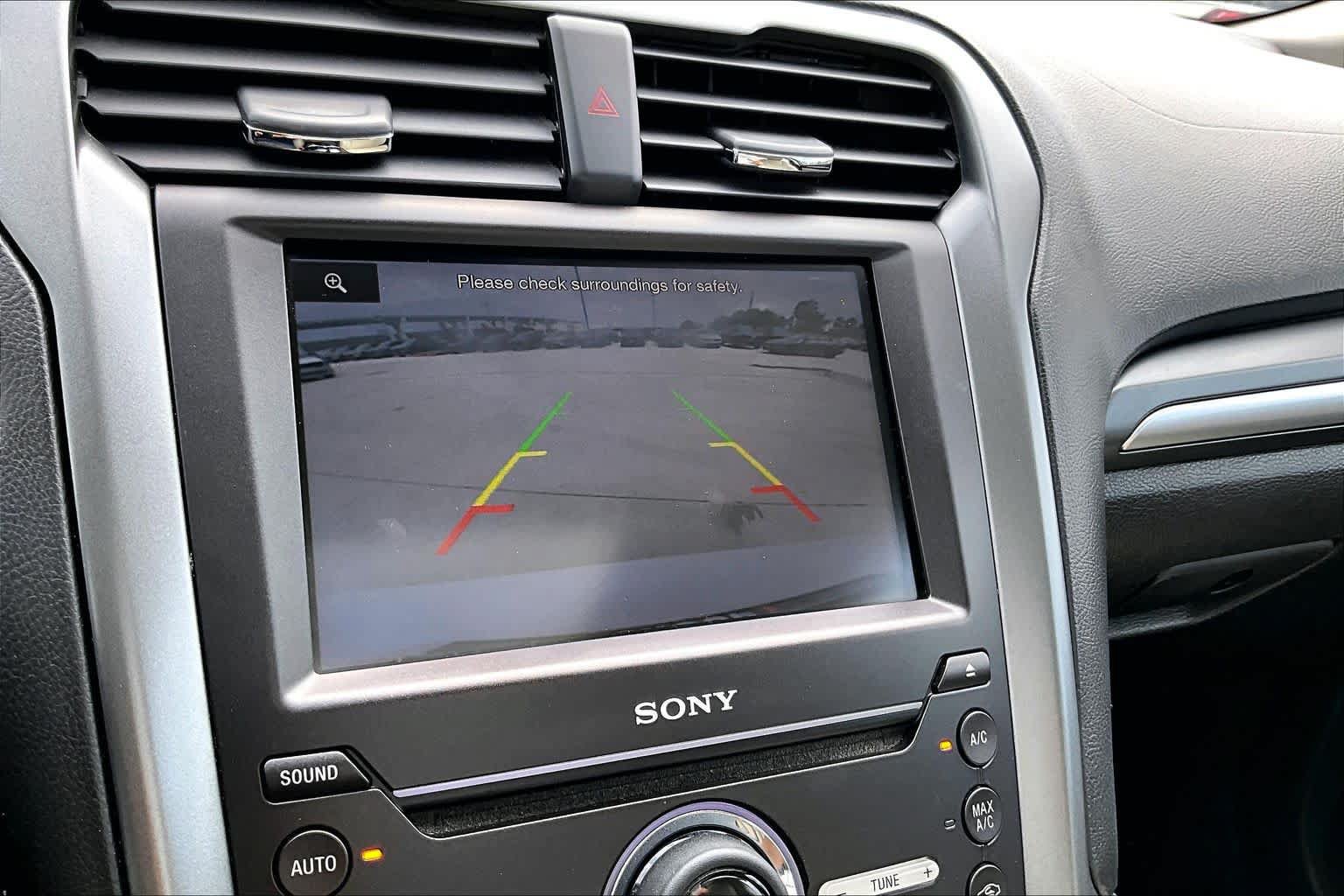 Used 2016 Ford Fusion Titanium FWD image 23