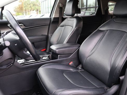 Used 2025 Kia Sportage EX image 27