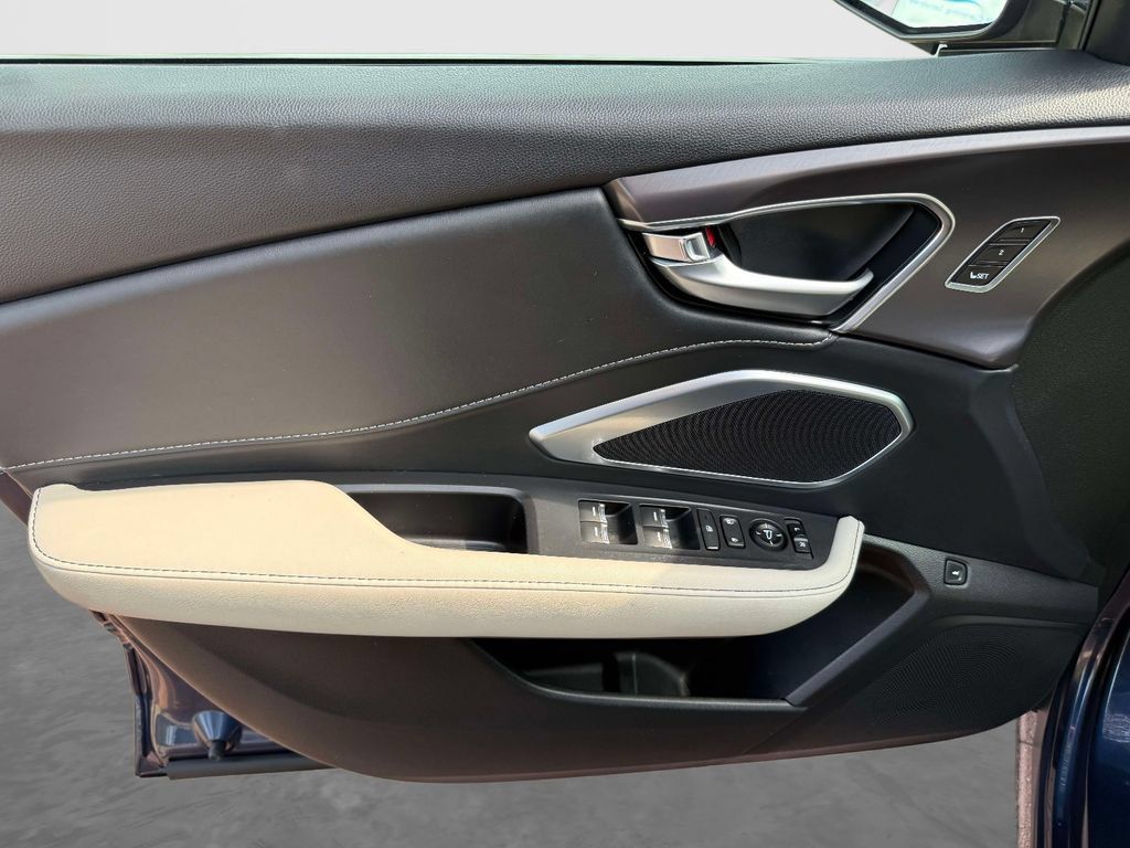 Certified 2025 Acura RDX SH-AWD image 15