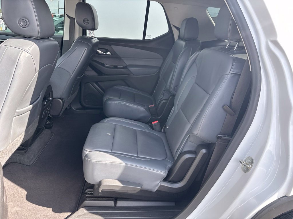 Used 2019 Chevrolet Traverse LT w/ LT Premium Package AWD/4WD image 12