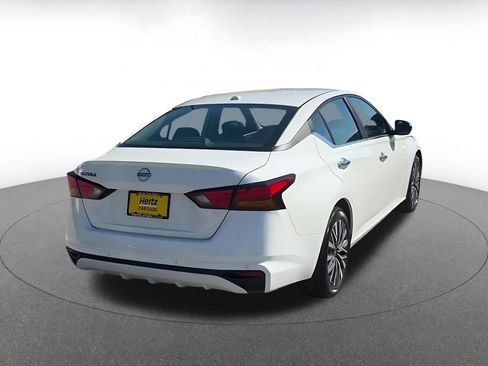 Used 2025 Nissan Altima 2.5 SV FWD image 14