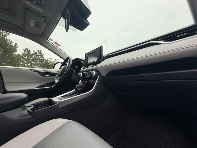 Used 2020 Toyota RAV4 XLE Premium AWD/4WD image 20