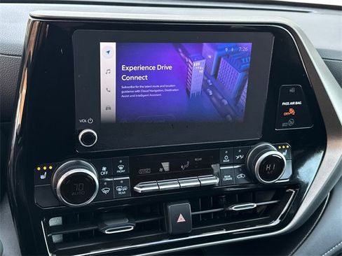 Used 2023 Toyota Highlander XLE image 29