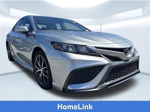 Used 2023 Toyota Camry SE w/ Convenience Package FWD image 3