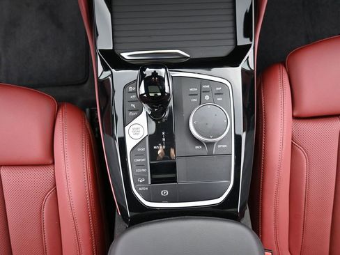 Used 2025 BMW X4 xDrive30i image 14