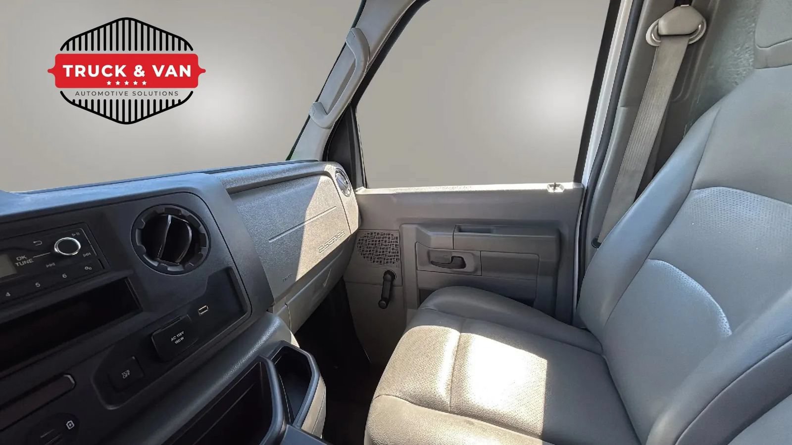 Used 2021 Ford E-350 and Econoline 350 Super Duty RWD image 19