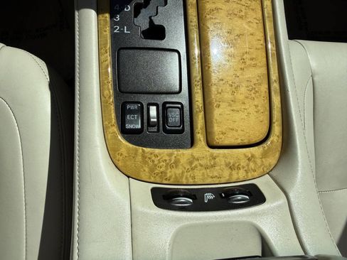 Used 2004 Lexus SC 430 Convertible RWD image 25