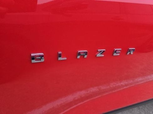 Used 2025 Chevrolet Blazer LT AWD/4WD image 11