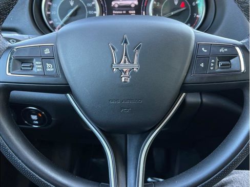 Used 2022 Maserati Levante GT image 12