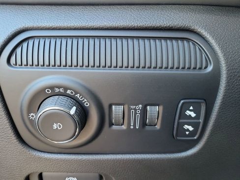 Used 2022 Jeep Wagoneer Series III image 29