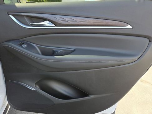 Used 2023 Buick Enclave Avenir w/ Avenir Technology Package image 35