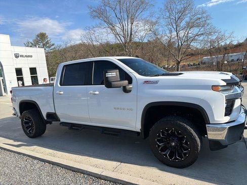 Used 2023 Chevrolet Silverado 2500 LT w/ Convenience Package image 2