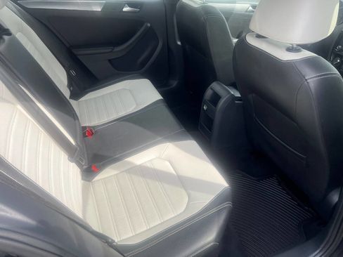 Used 2016 Volkswagen Jetta Sport image 18