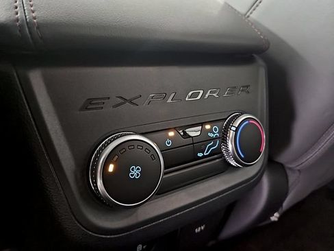 Used 2026 Ford Explorer Active w/ Active Comfort Package RWD image 10