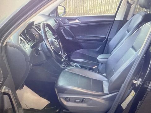 Used 2018 Volkswagen Tiguan SE FWD image 5