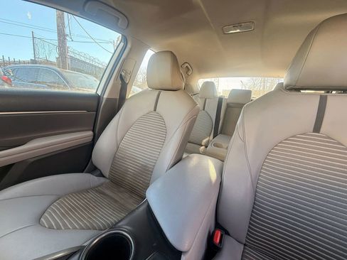 Used 2021 Toyota Camry SE image 12