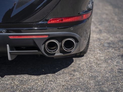 Used 2015 Ferrari California T image 17