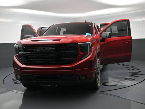 Used 2023 GMC Sierra 1500 Elevation AWD/4WD image 13
