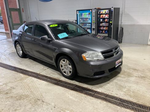 Used 2014 Dodge Avenger SE FWD image 3