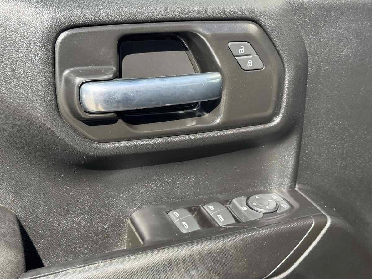 Used 2021 Chevrolet Silverado 1500 Custom Trail Boss AWD/4WD image 25