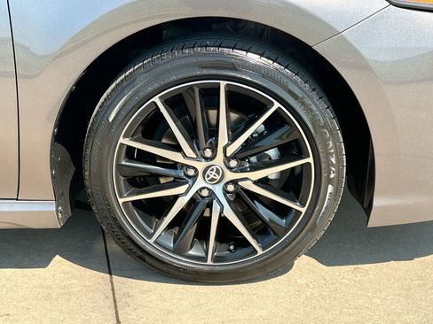 Used 2024 Toyota Camry SE image 10