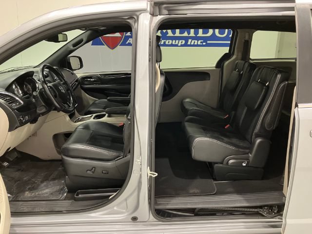 Used 2018 Dodge Grand Caravan SXT FWD image 58
