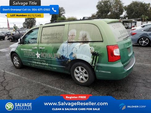 Used 2012 Chrysler Town & Country Touring w/ Entertainment Group #1 image 3