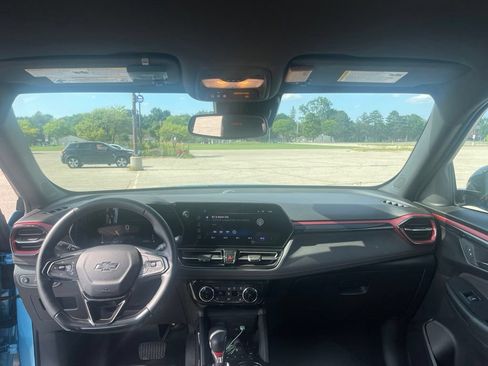 Used 2025 Chevrolet TrailBlazer RS w/ Convenience Package AWD/4WD image 13