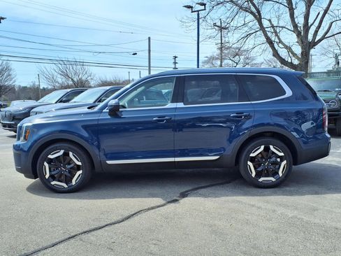 Used 2024 Kia Telluride EX AWD/4WD image 6