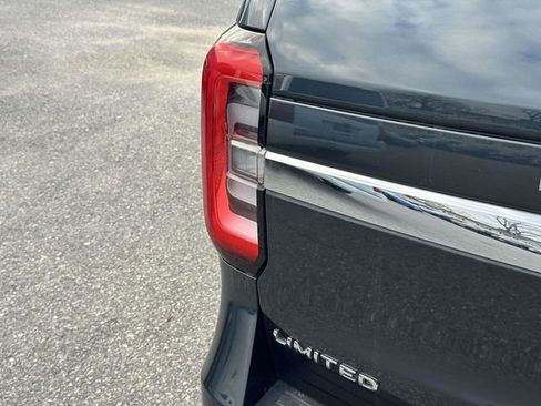 Used 2023 Ford Expedition Limited image 28