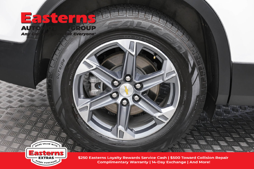 Used 2025 Chevrolet Blazer LT FWD image 31