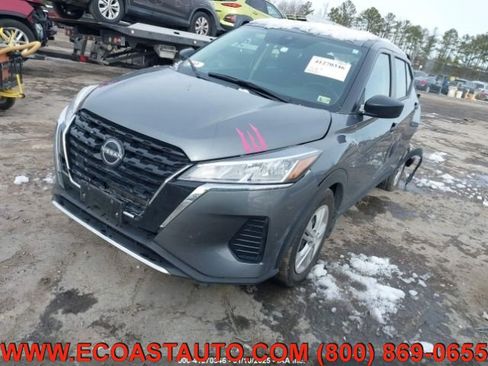 Used 2023 Nissan Kicks S image 4