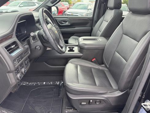 Used 2022 Chevrolet Tahoe LT w/ LT Signature Package AWD/4WD image 5