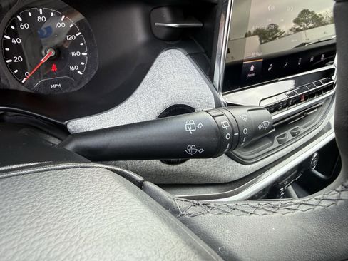 Used 2024 Jeep Compass Latitude image 18