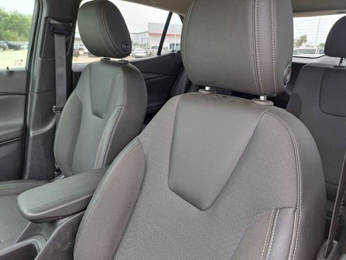 Used 2024 Buick Encore GX Preferred image 19