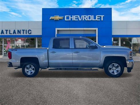 Used 2018 Chevrolet Silverado 1500 LT w/ All Star Edition image 6