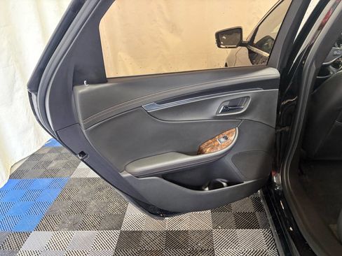 Used 2014 Chevrolet Impala LT w/ Convenience Package image 9