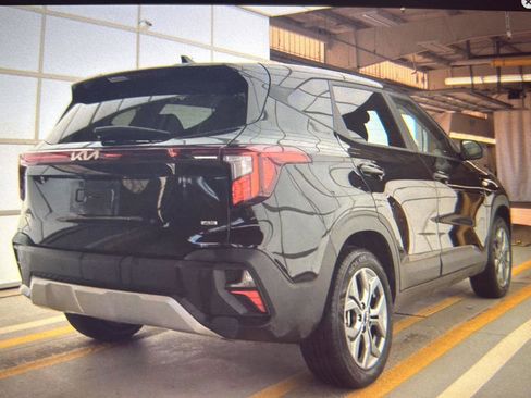 Used 2026 Kia Seltos LX image 4