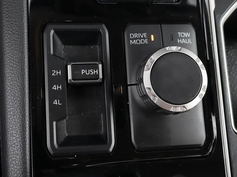 Used 2024 Toyota Tundra Limited AWD/4WD image 43