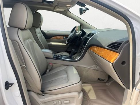 Used 2014 Lincoln MKX AWD w/ Equipment Group 102A image 17