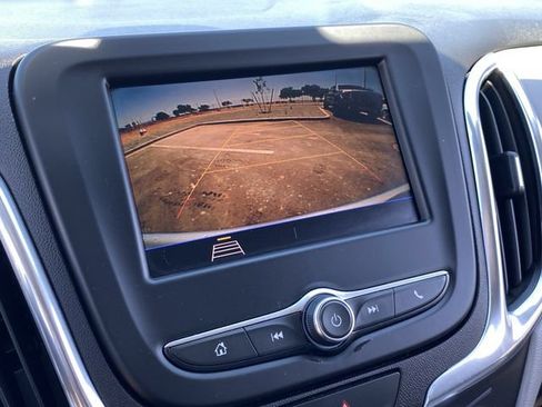 Used 2020 Chevrolet Equinox LS AWD/4WD image 23